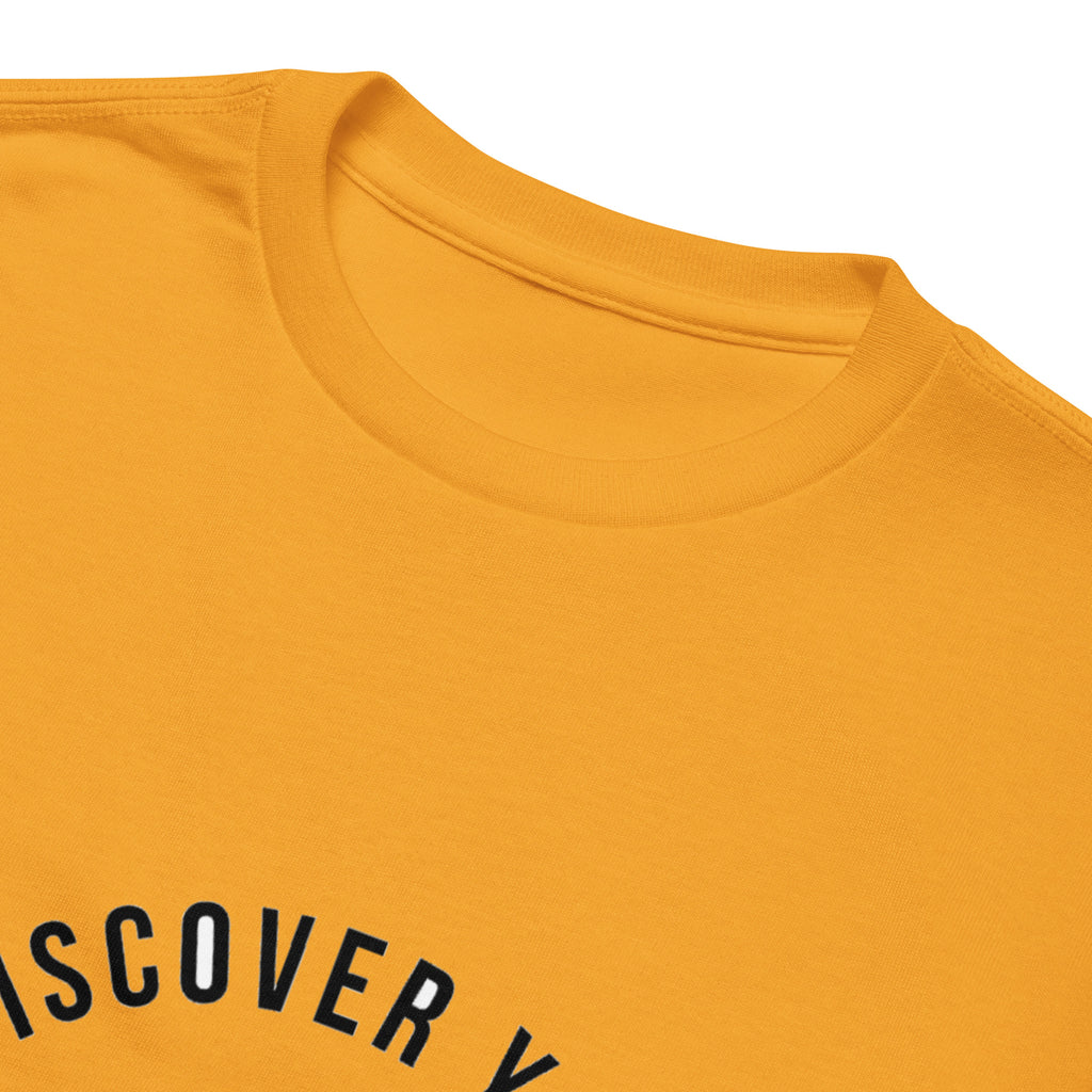 Afrika discover your natural beauty Youth t-shirt gold red pink - VivaSistah